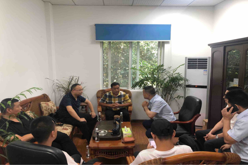 ºúÏÔÃ÷Ò»Ðи°ÖØÇì´ß´ÙÀî¼Ò¹µ´óÇŸÖÏäÁºÖÆ×÷ÊÂÒË