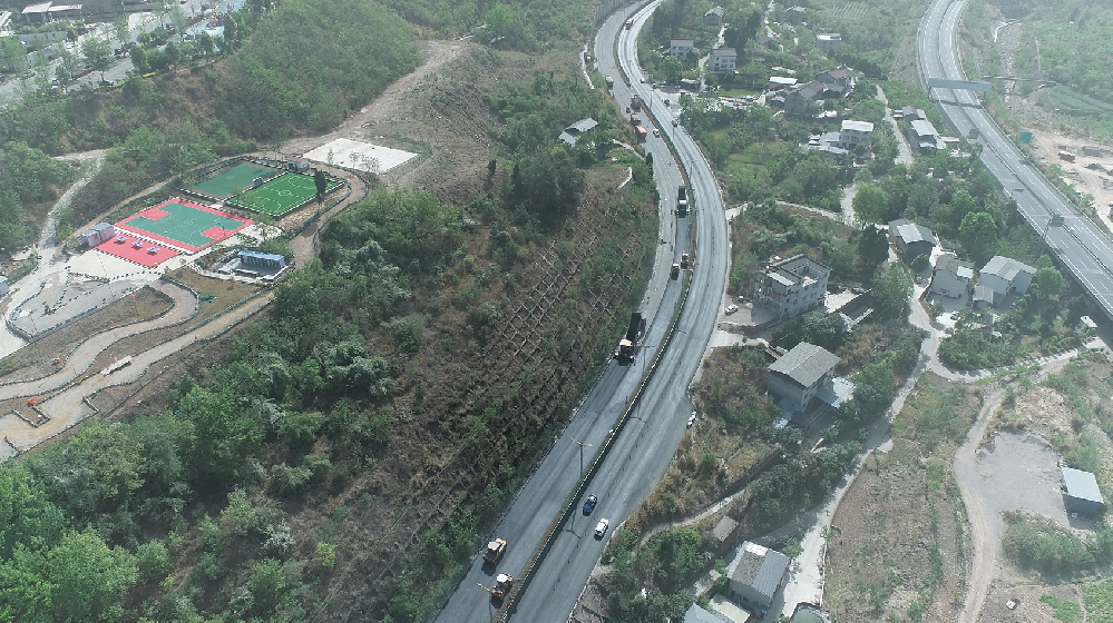 �������������������¡���G108����������Ҥ��������ѧУ·�ڶδ��޹�����Ŀ������